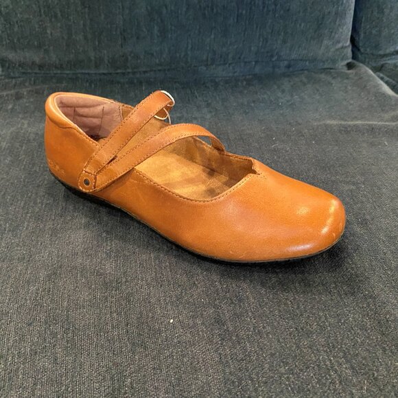 Taos - Banter Caramel - Multiple Sizes (NEW W/ BOX) - Picture 1 of 3